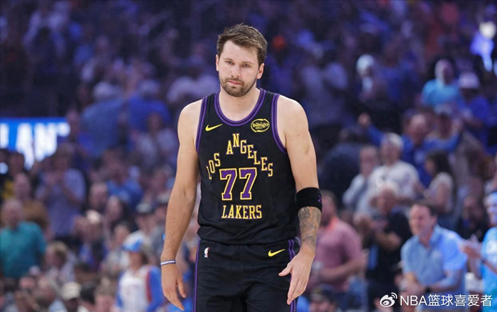 东契奇伤退梦碎MVP争夺 雷迪克决策失误致湖人惨