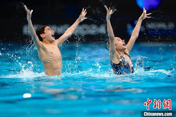 花样游泳世界杯北京站首日：中国队收获三金一