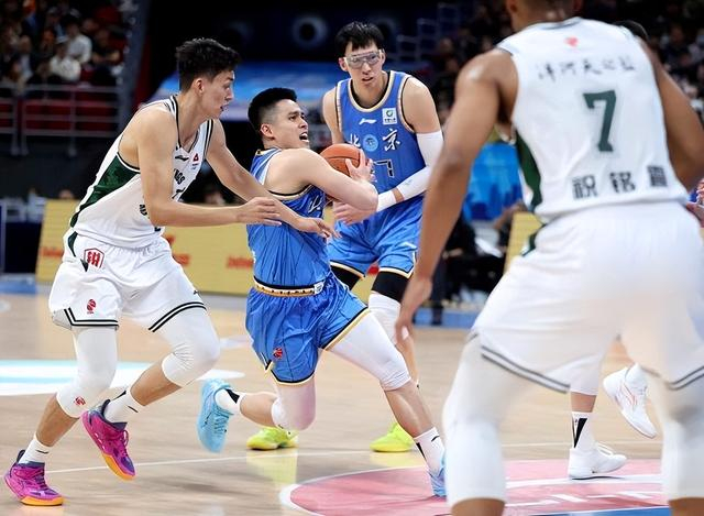 北京男篮绝地反击逆转同曦 斯佩尔曼赛后辱骂教